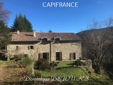 Grande maison bourgeoise de 400m² habitable et son parc de 8000m²au bord de la rivière