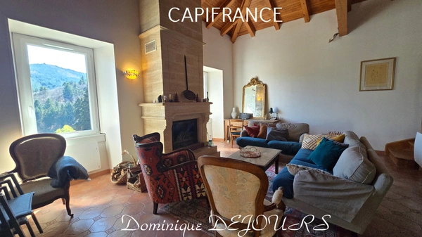 Marcols-les-eaux , maison en pierres : Un bien d’exception où charme, élégance et confort se rencontrent – coup de cœur immédiat garanti !