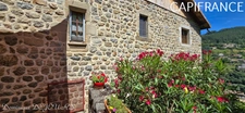 Demeure prestigieuse du XIV siècle au coeur de la belle vallée de l’Eyrieux en Ardèche, , située à 45mn de Valence (Drome) -285m² habitable sur 2ha de terrain.