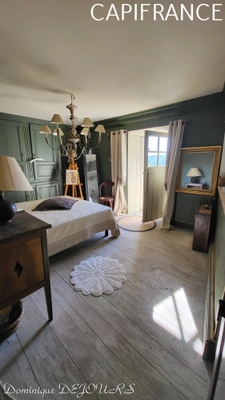 Sud-Est de la France, dans un cadre magnifique, en Ardèche magnifique maison en pierres de 320m² habitables sur 4500m² de terrain - Piscine - Exposition sud et Belle Vue dégagée