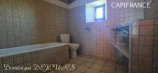 Ardèche, ensemble charmant de 2 maisons en pierres, avec terrasses, caves voutées et terrains attenants