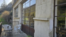 Ardèche - Ancien moulinage dans la vallée de l'Auzène - 6 logements - une grande salle 232m² - dépendance - piscine - rivière au pied