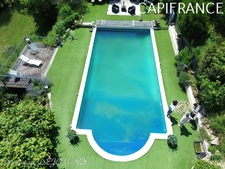 Sud-Est de la France, dans un cadre magnifique, en Ardèche magnifique maison en pierres de 320m² habitables sur 4500m² de terrain - Piscine - Exposition sud et Belle Vue dégagée