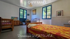 Nichée au cœur de la nature, sans vis-à-vis et avec une vue remarquable, grande maison de 7 (voir 8) chambres et de belles terrasses, offre un cadre de vie paisible et ressourçant.