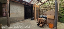 Ardèche, near the Glueyre valley, lovers of nature and peace, stone house to renovate with adjoining land and a spring