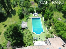 Sud-Est de la France, dans un cadre magnifique, en Ardèche magnifique maison en pierres de 320m² habitables sur 4500m² de terrain - Piscine - Exposition sud et Belle Vue dégagée
