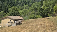 Vallée de la Glueyre, en pleine campagne et sans vis-à-vis ni voisinage, maison de plain-pied de 60m² sur terrain de 3000m² plat