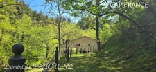 Ardèche, maison en pierres magnifiquement rénovée dans une nature sauvage et préservée.