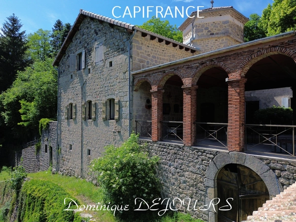 Grande maison bourgeoise de 400m² habitable et son parc de 8000m²au bord de la rivière