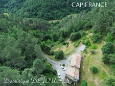 Ardèche, stone house in a preserved and quiet location - 137m² living space - garage - land