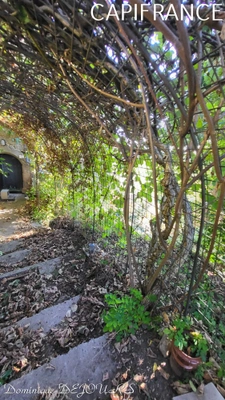 Sud-Est de la France, dans un cadre magnifique, en Ardèche magnifique maison en pierres de 320m² habitables sur 4500m² de terrain - Piscine - Exposition sud et Belle Vue dégagée