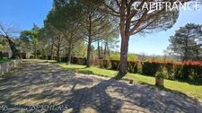 Sud-est de la France, en Ardèche à Privas (préfecture) magnifique maison d'architecte de 250m² habitable sur 3600m² de terrain - Piscine - Exposition sud et Vue dégagée