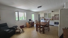 Vallée de la Glueyre, en pleine campagne et sans vis-à-vis ni voisinage, maison de plain-pied de 60m² sur terrain de 3000m² plat