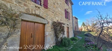 Ardèche, ensemble charmant de 2 maisons en pierres, avec terrasses, caves voutées et terrains attenants