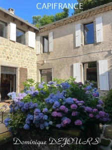Grande maison bourgeoise de 400m² habitable et son parc de 9700m²au bord de la rivière La Glueyre