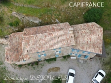 Ardèche, stone house in a preserved and quiet location - 137m² living space - garage - land