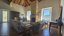 Marcols-les-eaux , maison en pierres : Un bien d’exception où charme, élégance et confort se rencontrent – coup de cœur immédiat garanti !