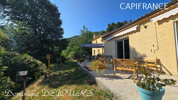 En Ardèche, à Issamoulenc - Maison de plain-pied avec vue dégagée sur la nature luxuriante - grand séjour - 4 chambres