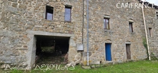 Ardèche, à 5 mn en voiture de St Pierreville au coeur du parc national des Monts d'Ardèche, spacieuse maison de 178m² avec une grande dépendance de 200m² sur 2 niveaux à aménager