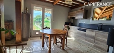 Tènement immobilier : 2 habitations et un ancien hangar agricole - 6200m² autour de la maison + bois de chênes 9700m² - source et un bassin