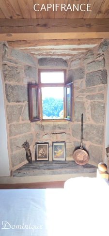 Maison en pierres avec deux logements, terrasse et terrain de 7 800 m² – Saint-Jean-Roure (07160)
