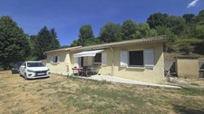 Vallée de la Glueyre, en pleine campagne et sans vis-à-vis ni voisinage, maison de plain-pied de 60m² sur terrain de 3000m² plat