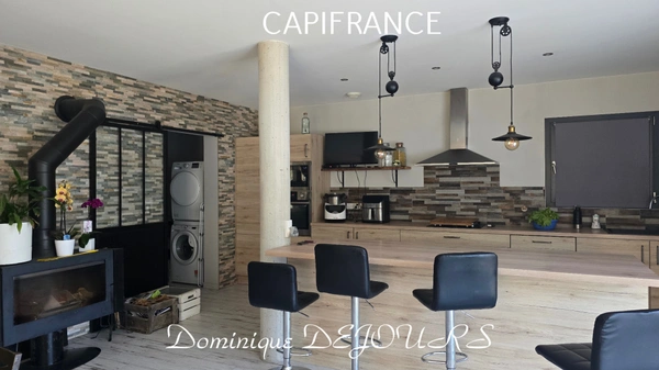 Maison de 2019 de 244 m² sur 30 hectares ISSAMOULENC (07)