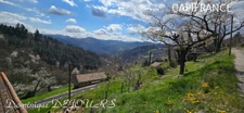 Ardèche, near the Glueyre valley, lovers of nature and peace, stone house to renovate with adjoining land and a spring