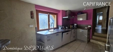 Très Belle Maison en pierres dominant la Vallée de l'Eyrieux avec une vue splendide. 3 chambres, un grand séjour et une piscine.