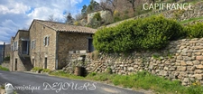 Ardèche, near the Glueyre valley, lovers of nature and peace, stone house to renovate with adjoining land and a spring