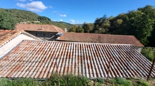 Ardéche, à St Julien du Gua, dans la sauvage et magnifique vallée de l'Auzene, grande maison de 178m² avec très grands sous-sols avec garage et atelier