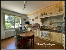 Charme, volumes et confort – Belle demeure familiale avec piscine UCHAUX (84) - 8 pièces, environ 212 m2 