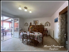 Charme, volumes et confort – Belle demeure familiale avec piscine UCHAUX (84) - 8 pièces, environ 212 m2 