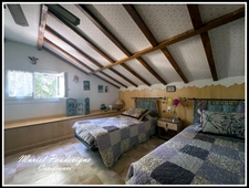 Charme, volumes et confort – Belle demeure familiale avec piscine UCHAUX (84) - 8 pièces, environ 212 m2 