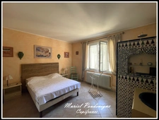 Charme, volumes et confort – Belle demeure familiale avec piscine UCHAUX (84) - 8 pièces, environ 212 m2 