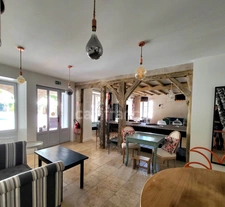 Ensemble atypique de deux maisons avec commerce en plein coeur de SAINT CLAR (32) à vendre