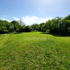 Maison de campagne avec 5 dépendances à restaurer à vendre, à proximité de Saint-Clar (32)