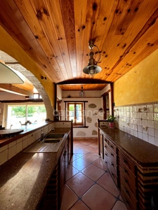 Jolie maison de campagne (320 m2, 9 pièces, 5 chambres) à vendre, sur terrain de 8500 m2, à dix minutes d'Auch (32)