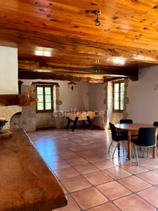 Jolie maison de campagne (320 m2, 9 pièces, 5 chambres) à vendre, sur terrain de 8500 m2, à dix minutes d'Auch (32)