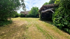 À vendre : Propriété à restaurer, à 10 mn d'Auvillar, d'environ 240 m2 habitables, sur terrain de 7400 m2  (82)