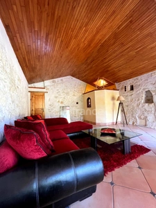 Jolie maison de campagne (320 m2, 9 pièces, 5 chambres) à vendre, sur terrain de 8500 m2, à dix minutes d'Auch (32)