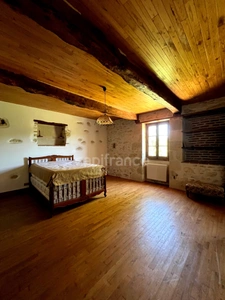 Jolie maison de campagne (320 m2, 9 pièces, 5 chambres) à vendre, sur terrain de 8500 m2, à dix minutes d'Auch (32)