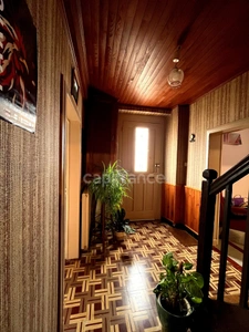 A vendre et rénover : Ancien corps de ferme 9 pièces, 6 chambres, au coeur d'un village proche de MAUVEZIN (32)