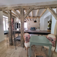 Ensemble atypique de deux maisons avec commerce en plein coeur de SAINT CLAR (32) à vendre