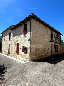 Charmante maison de village entièrement restaurée, 5 pièces, 3 chambres, au coeur du triangle Saint-Clar / Fleurance / Lectoure