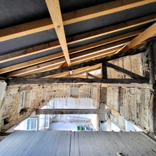 Ensemble atypique de deux maisons avec commerce en plein coeur de SAINT CLAR (32) à vendre