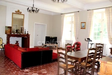 Propriete à vendre 15 pièces, 9 ha, proche de FLEURANCE (32)