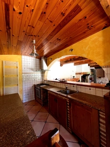 Jolie maison de campagne (320 m2, 9 pièces, 5 chambres) à vendre, sur terrain de 8500 m2, à dix minutes d'Auch (32)
