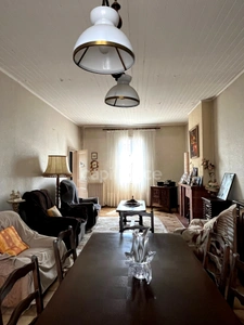 Maison de ville à rénover, plain-pied, 4 pièces avec studio attenant et dépendance, à 5 mn du centre de CONDOM (32)