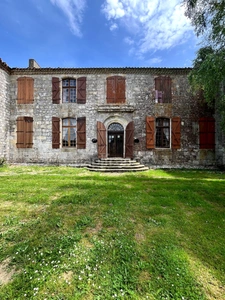 Ensemble de charme & de caractère : château, conciergerie & tour de guêt du XVIIIème près de Saint-Clar (32)